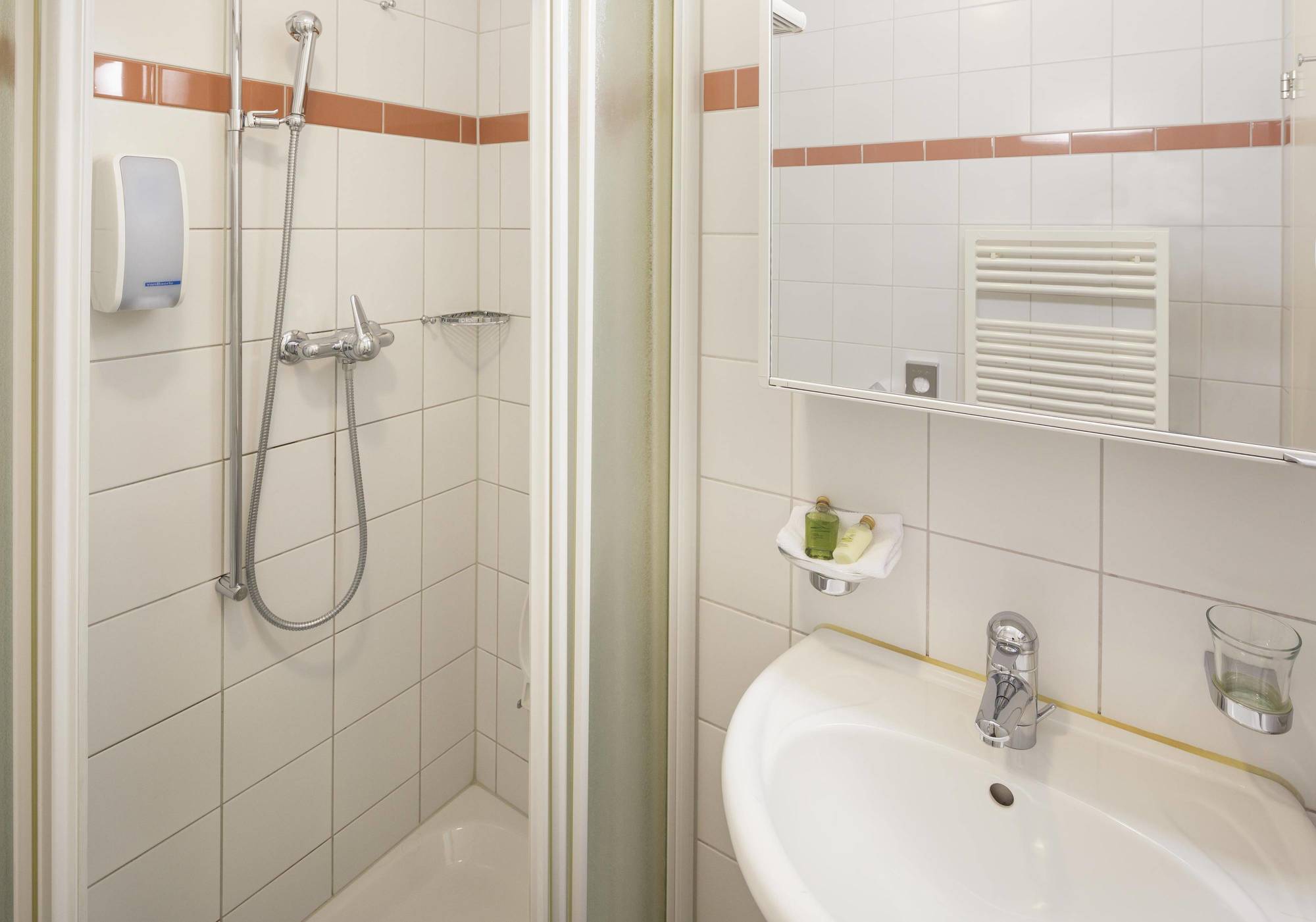 Wellness Hotel Tenedo - Thermalquellen Resort Bad Bad Zurzach Zewnętrze zdjęcie